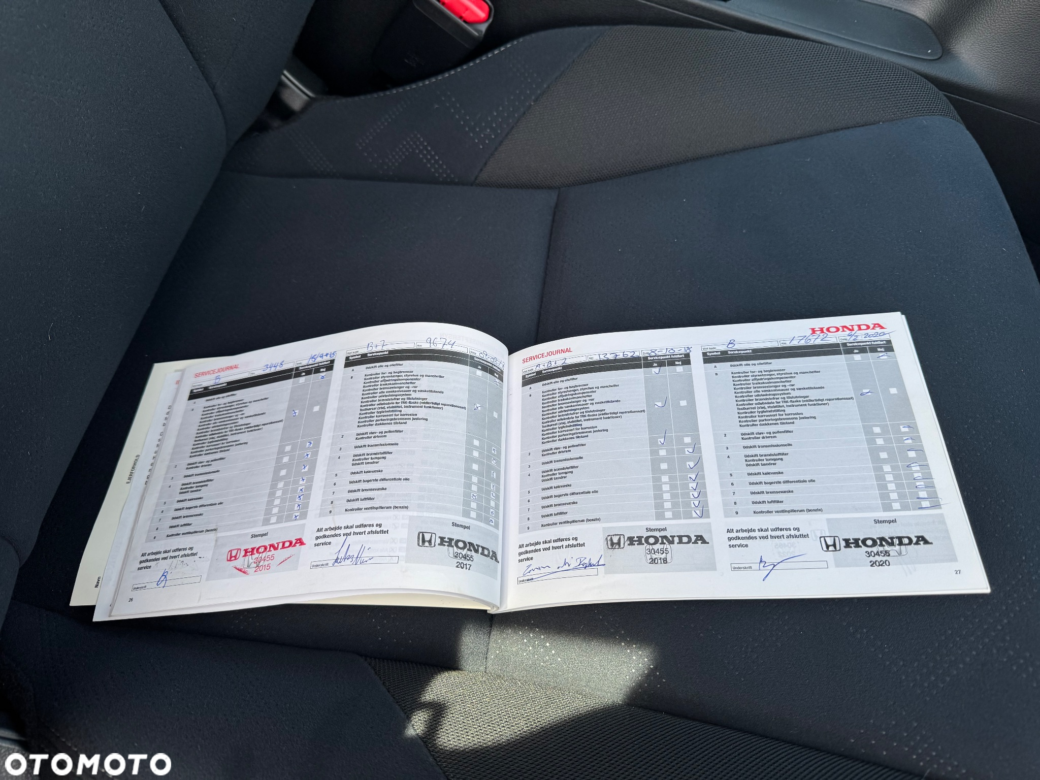 Honda Civic 1.8 Comfort - 36