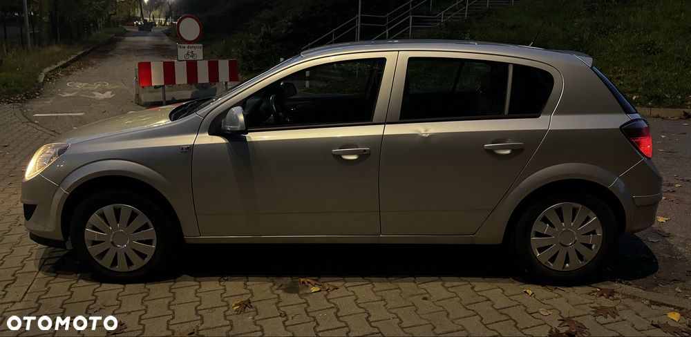 Opel Astra 2012 photo 3