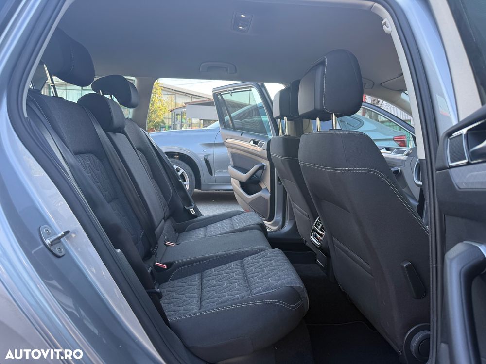 Volkswagen Passat 2.0 TDI DSG (BlueMotion Technology) Comfortline - 29