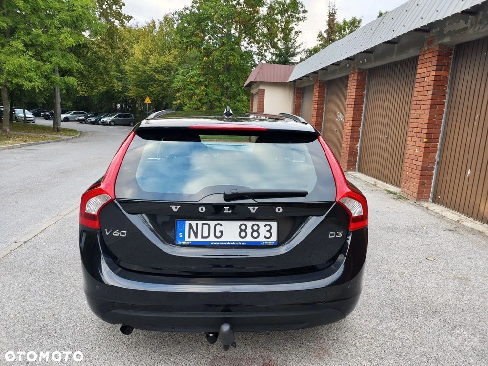 Volvo V60 D3 Momentum - 4