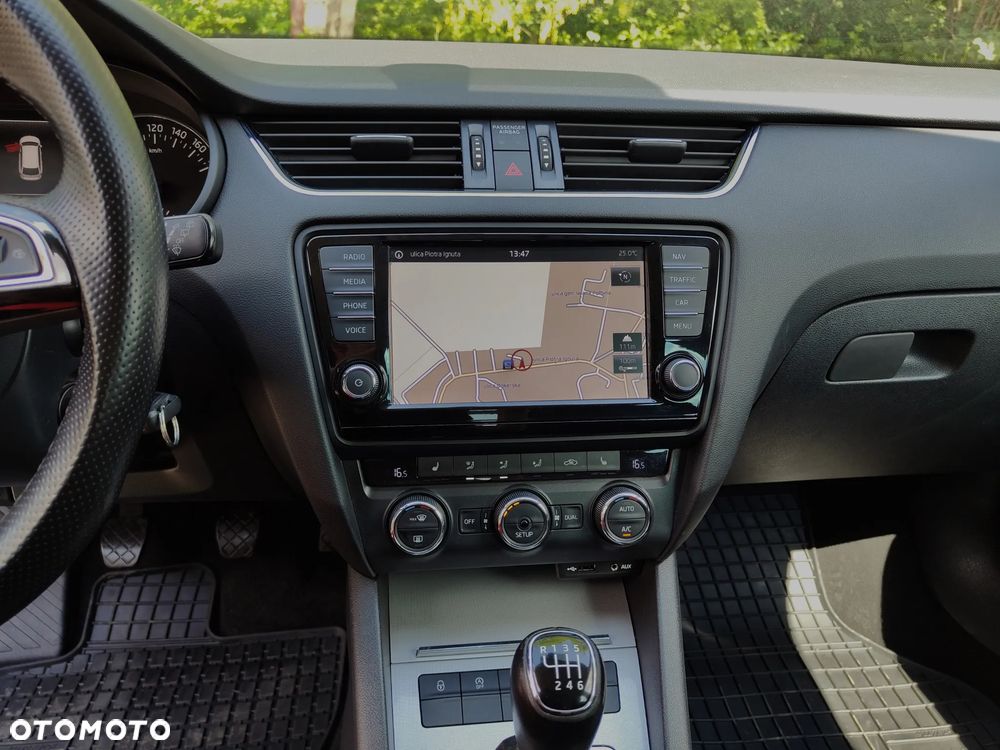 Skoda Octavia 2.0 TDI Premium Edition - 23