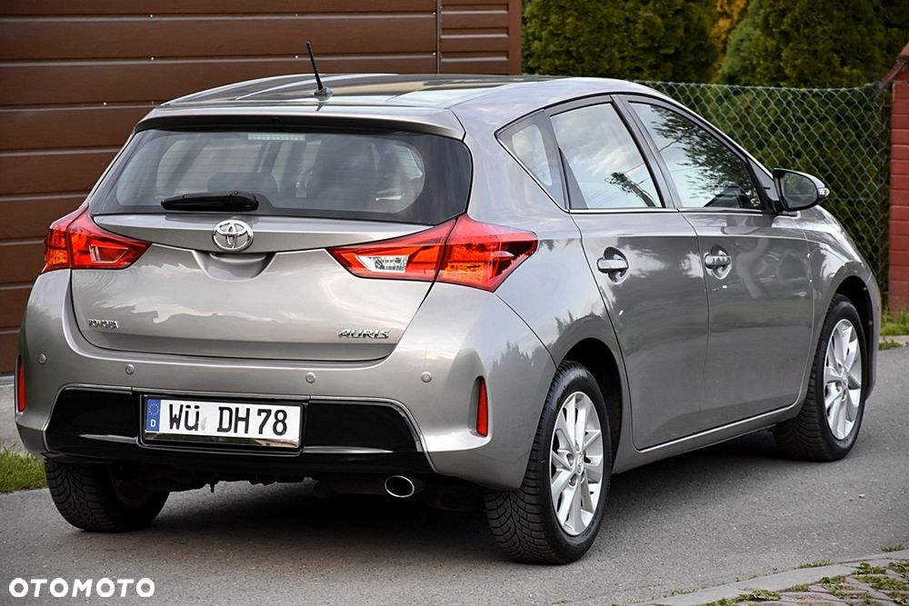 Toyota Auris 1.6 Executive - 4