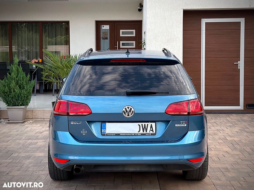 Volkswagen Golf - 6