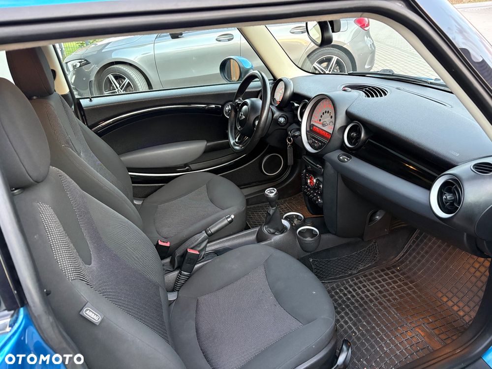 MINI ONE Brick Lane - 11