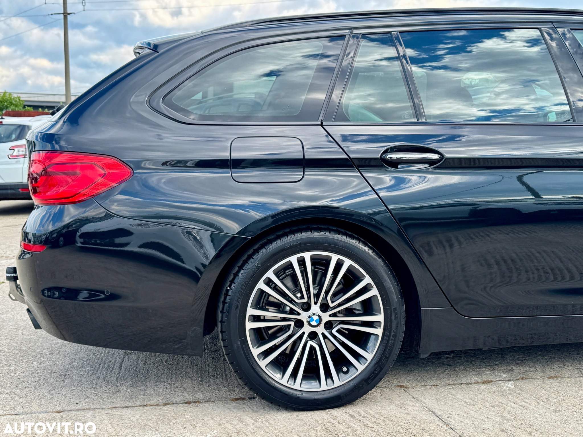 BMW Seria 5 520d Touring Aut. Sport Line - 38