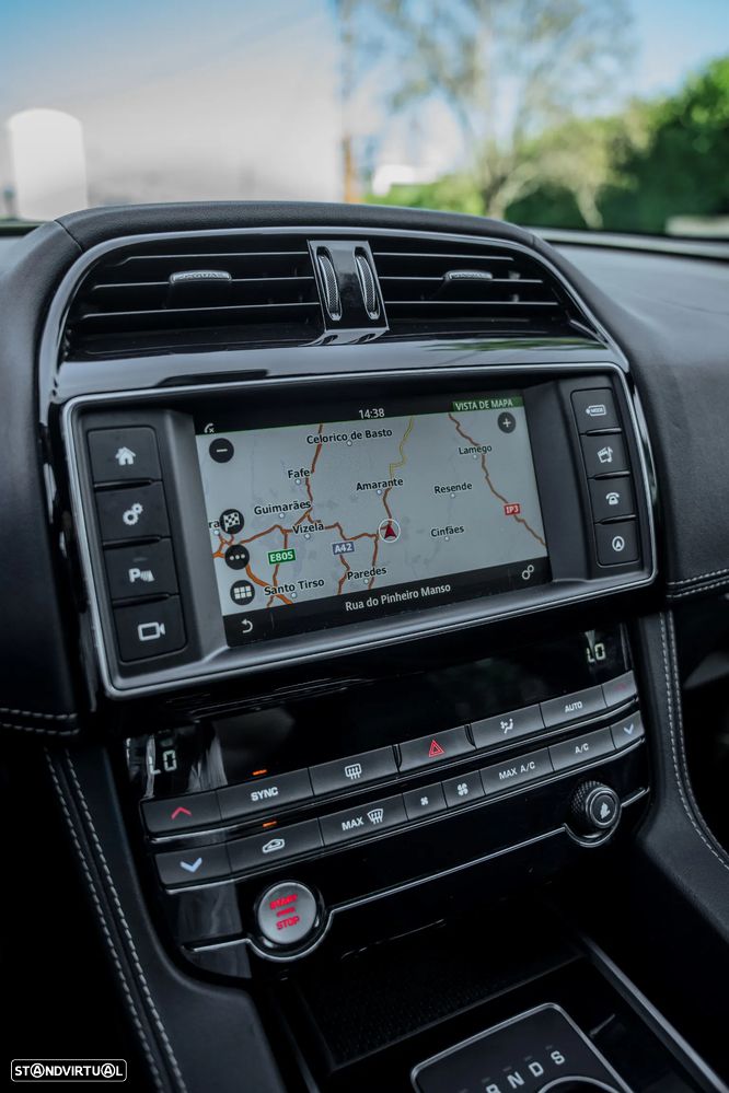 Jaguar F-Pace 2.0 i4 R-Sport AWD Aut. - 36