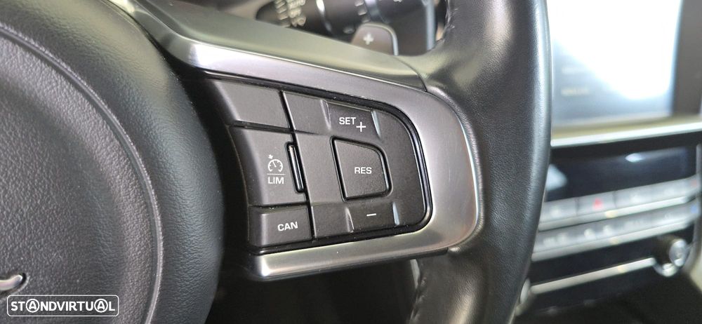 Jaguar F-Pace 2.0 i4D R-Sport AWD Aut. - 52