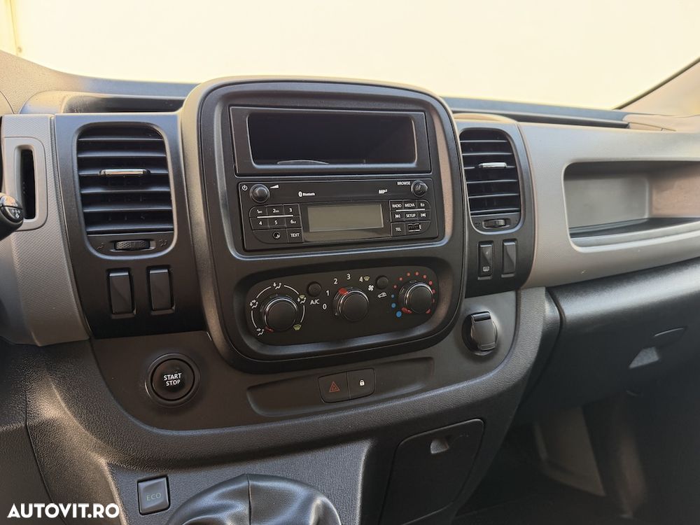 Renault Trafic - 16
