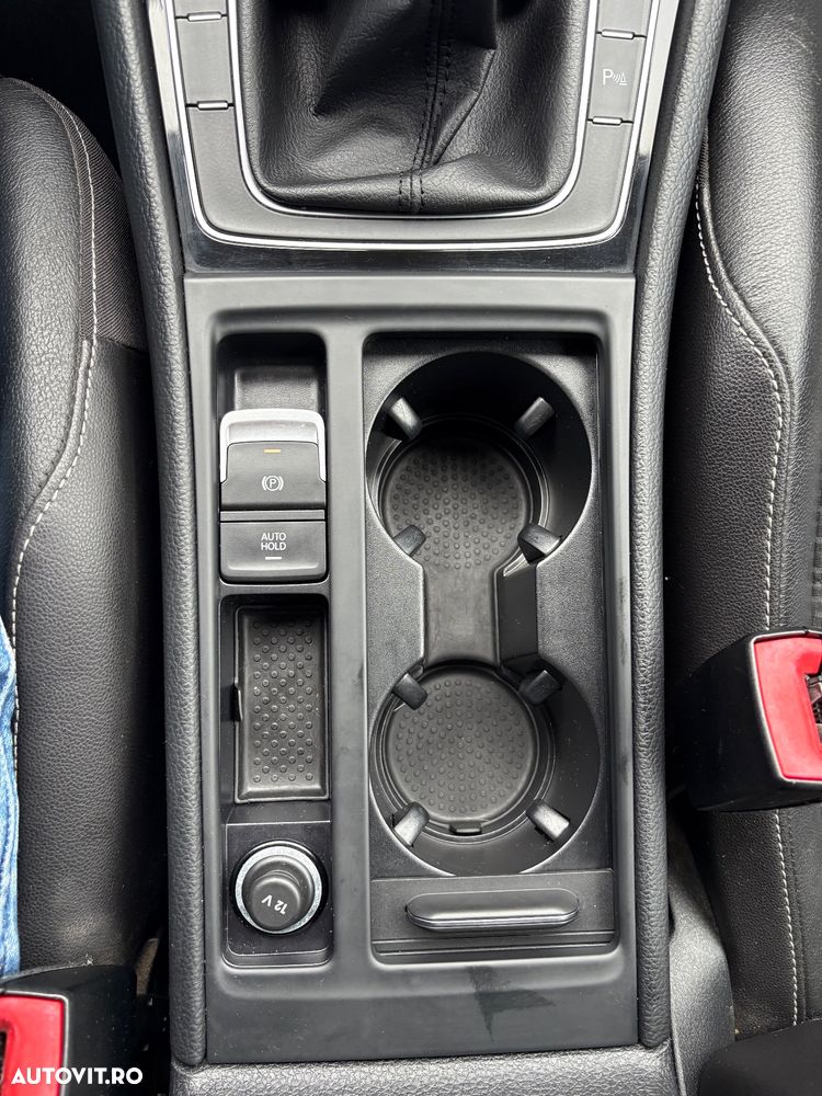 Volkswagen Golf 2.0 TDI (BlueMotion Technology) Comfortline - 22