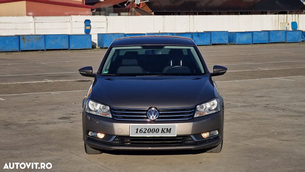 Volkswagen Passat 1.6 TDI DPF BlueMotion Technology Comfortline - 2