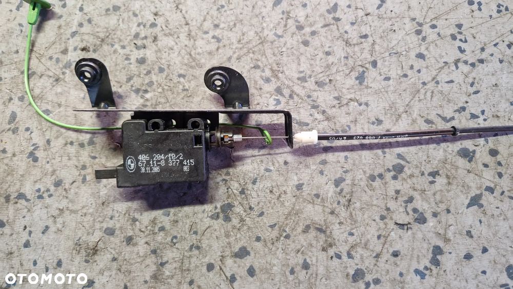 BMW E61 SIŁOWNIK KLAPKI PALIWA 8377415 - 1