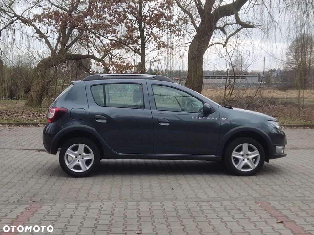 Dacia Sandero Stepway TCe 90 (S&S) Celebration - 4