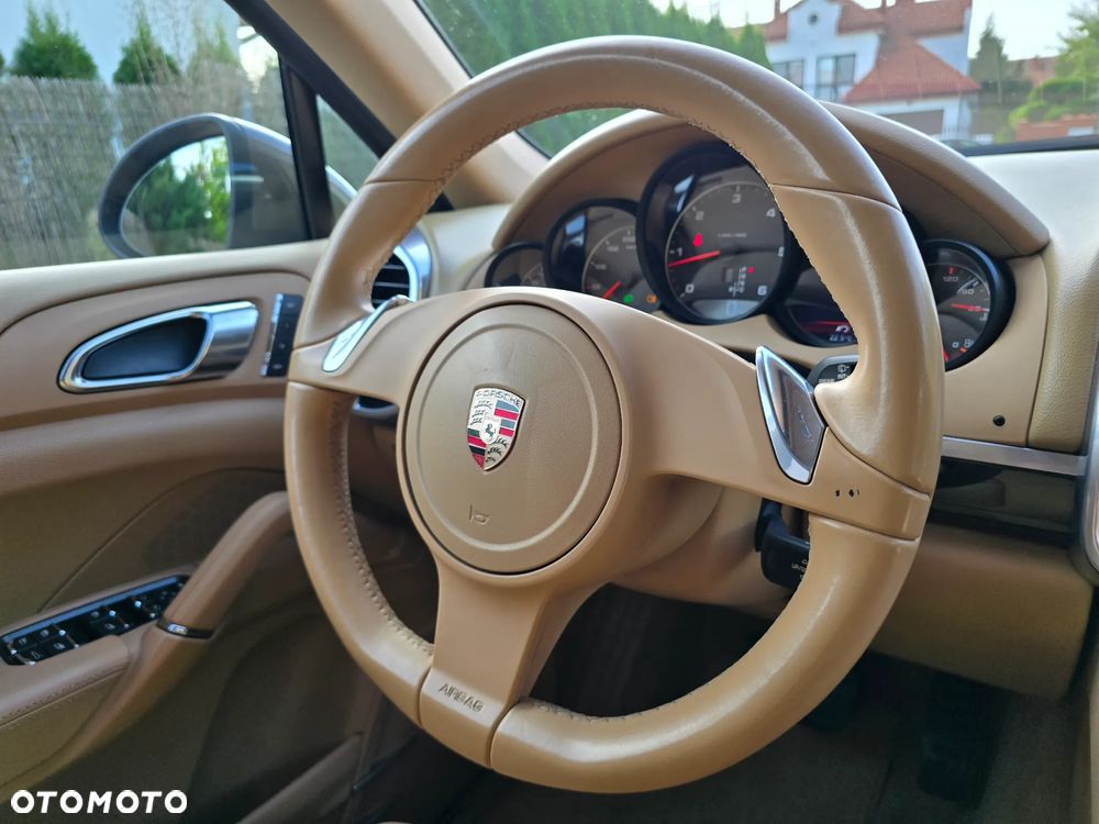 Porsche Cayenne Platinum Edition - 30