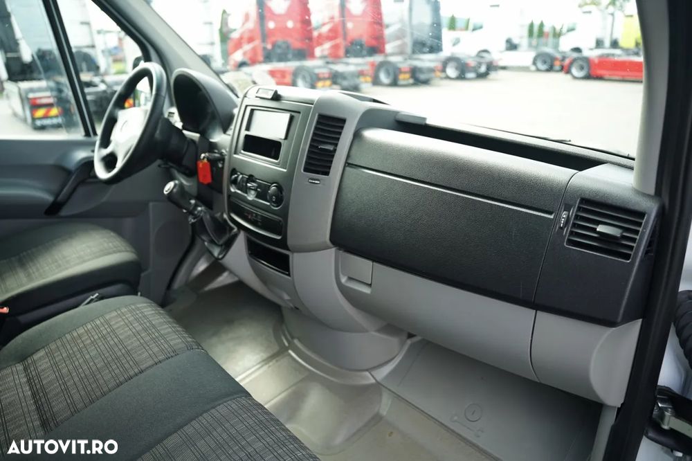 Mercedes-Benz / SPRINTER 310 CDI / CARTER CU 7 LOCURI / MANUALĂ / TABLĂ AUTO / PANEL - 31