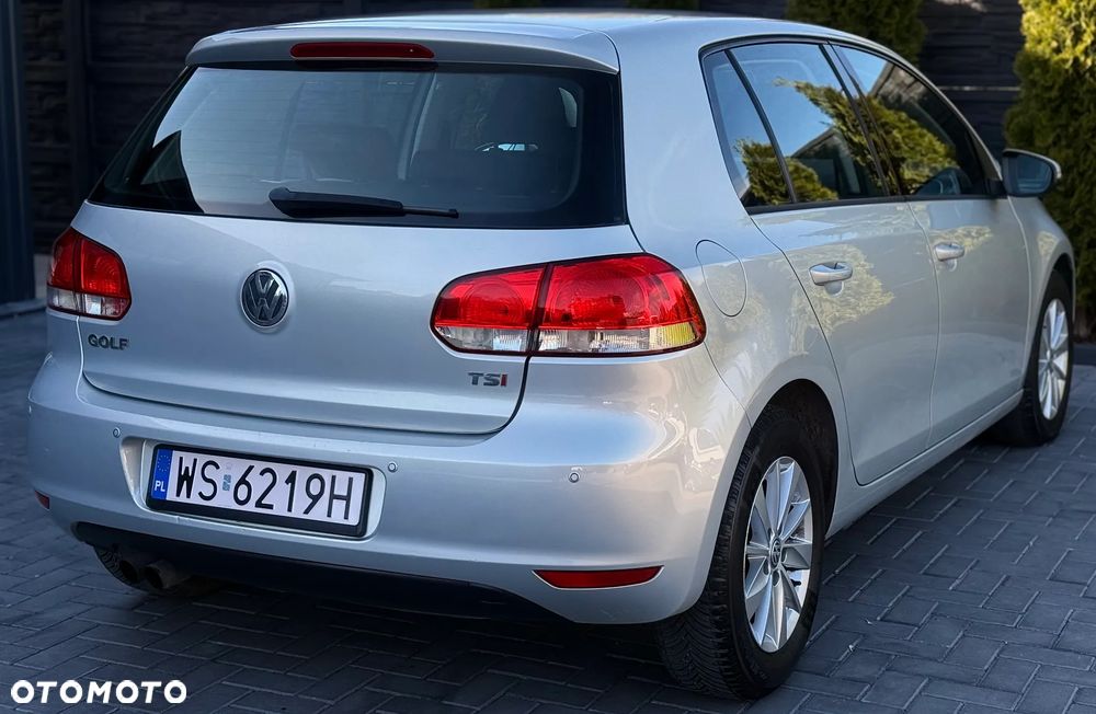 Volkswagen Golf - 6