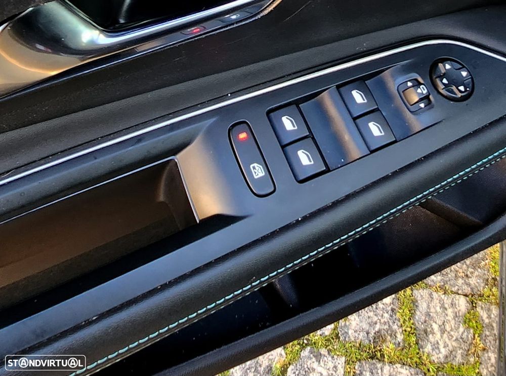 Peugeot 3008 BlueHDi 130 Stop & Start EAT8 Allure - 11