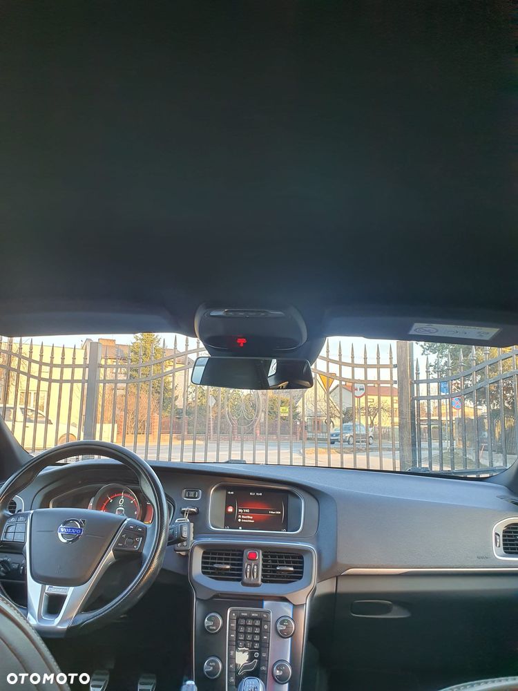 Volvo V40 D4 Drive-E R-Design Kinetic - 11