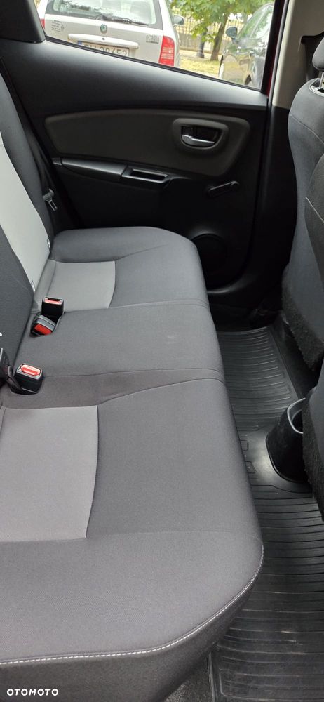 Toyota Yaris 1.5 Premium CVT - 11