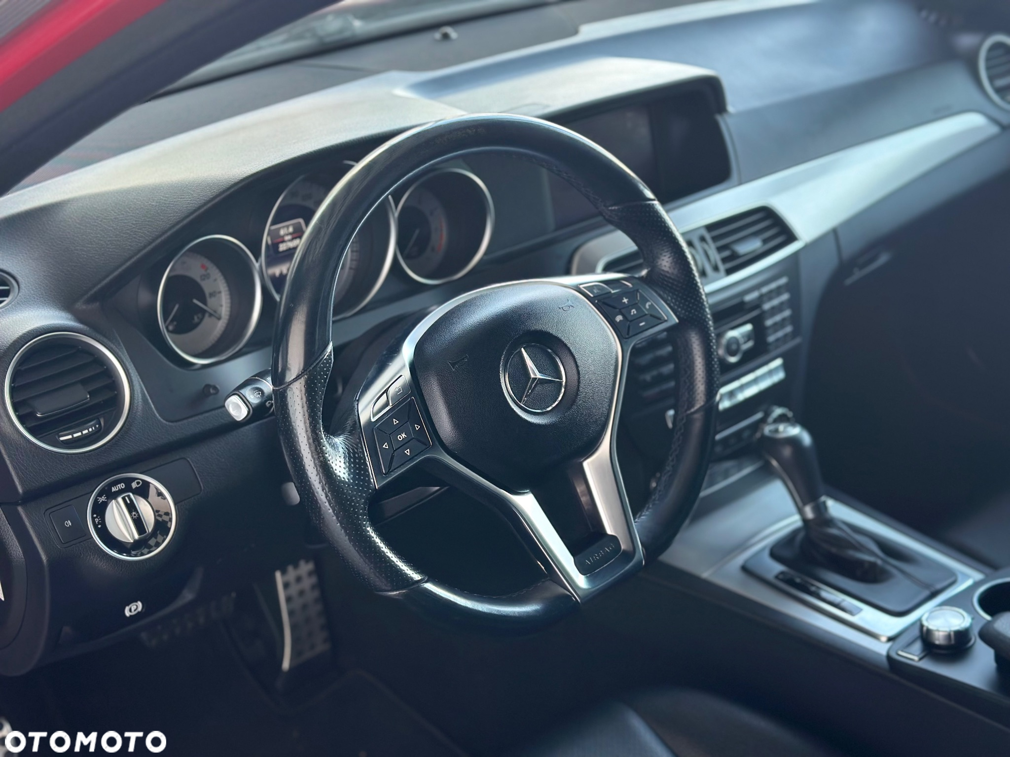 Mercedes-Benz Klasa C 250 CGI Automatik BlueEFFICIENCY - 19