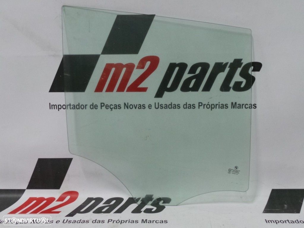 Vidro da porta Direito/Trás Seminovo/ Original BMW X1 51352990300 - 1