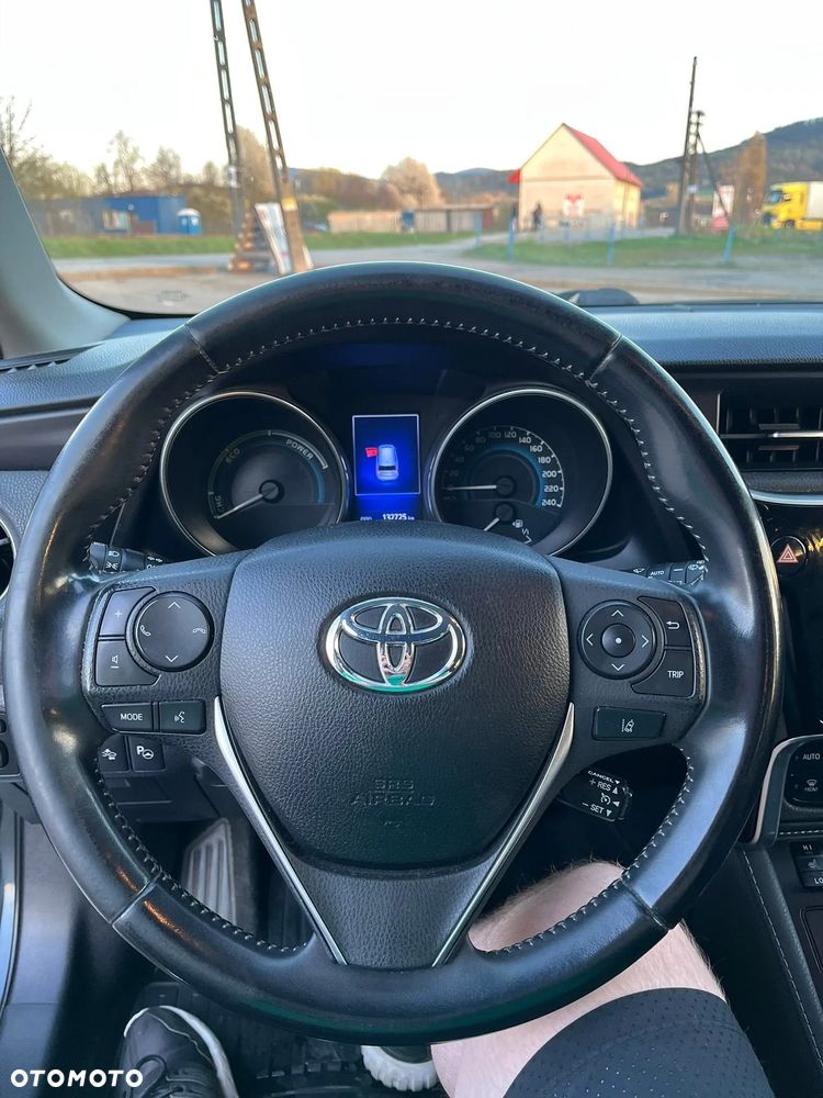 Toyota Auris Hybrid 135 Selection - 22