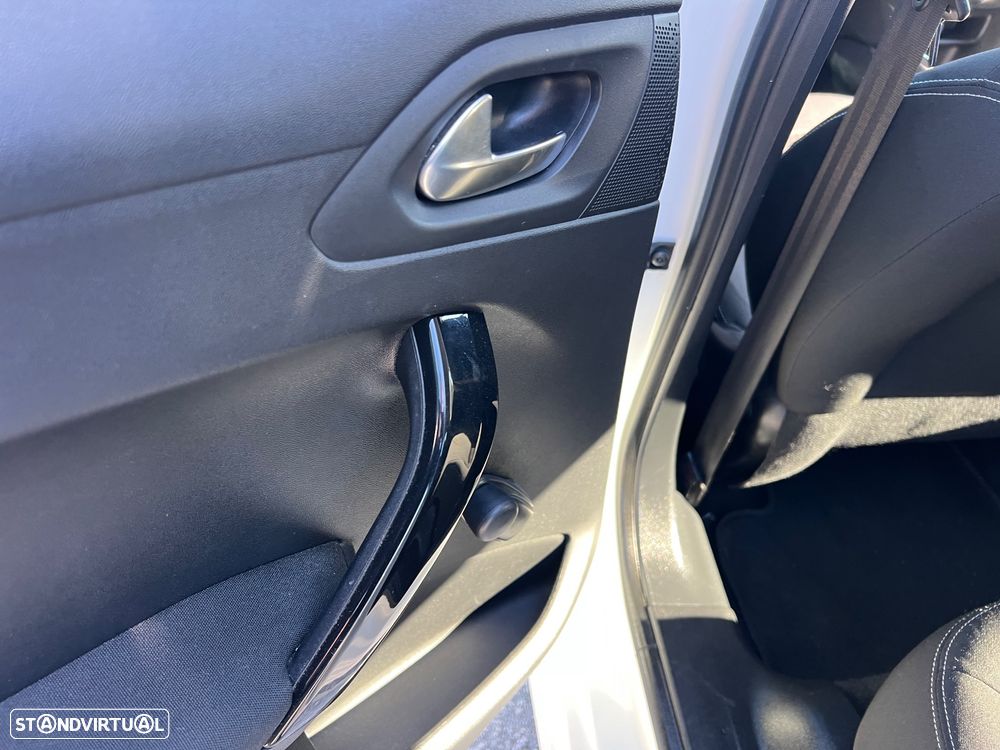 Peugeot 208 1.2 PureTech Style - 20