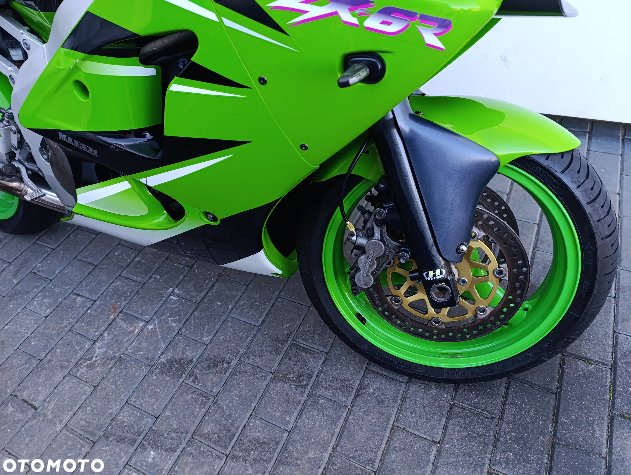 Kawasaki ZXR - 26