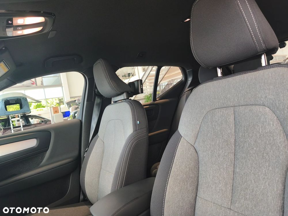 Volvo XC 40 B3 Plus Dark - 16