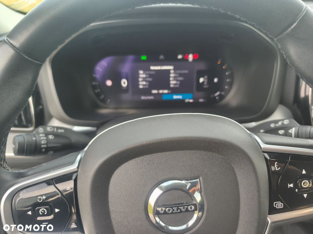 Volvo XC 60 B4 D Momentum - 16