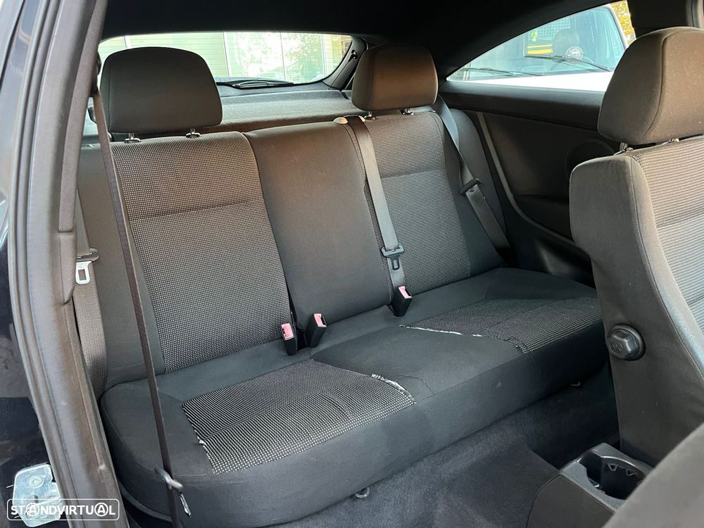 Opel Astra GTC 1.7 CDTi - 11