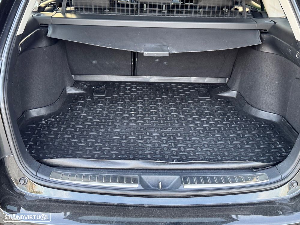 Toyota Avensis SW 2.2 D-CAT Sol+GPS - 12