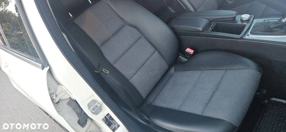 Mercedes-Benz Klasa C 180 BlueEFFICIENCY 7G-TRONIC Avantgarde - 29