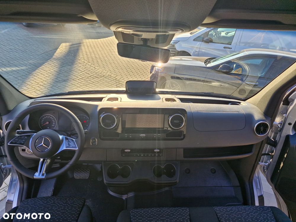 Mercedes-Benz Sprinter - 18