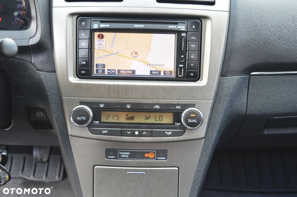 Toyota Avensis 1.8 Sol plus NAVI - 15