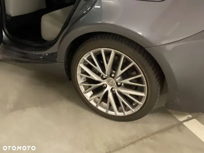 Lexus IS 200t Prestige - 8