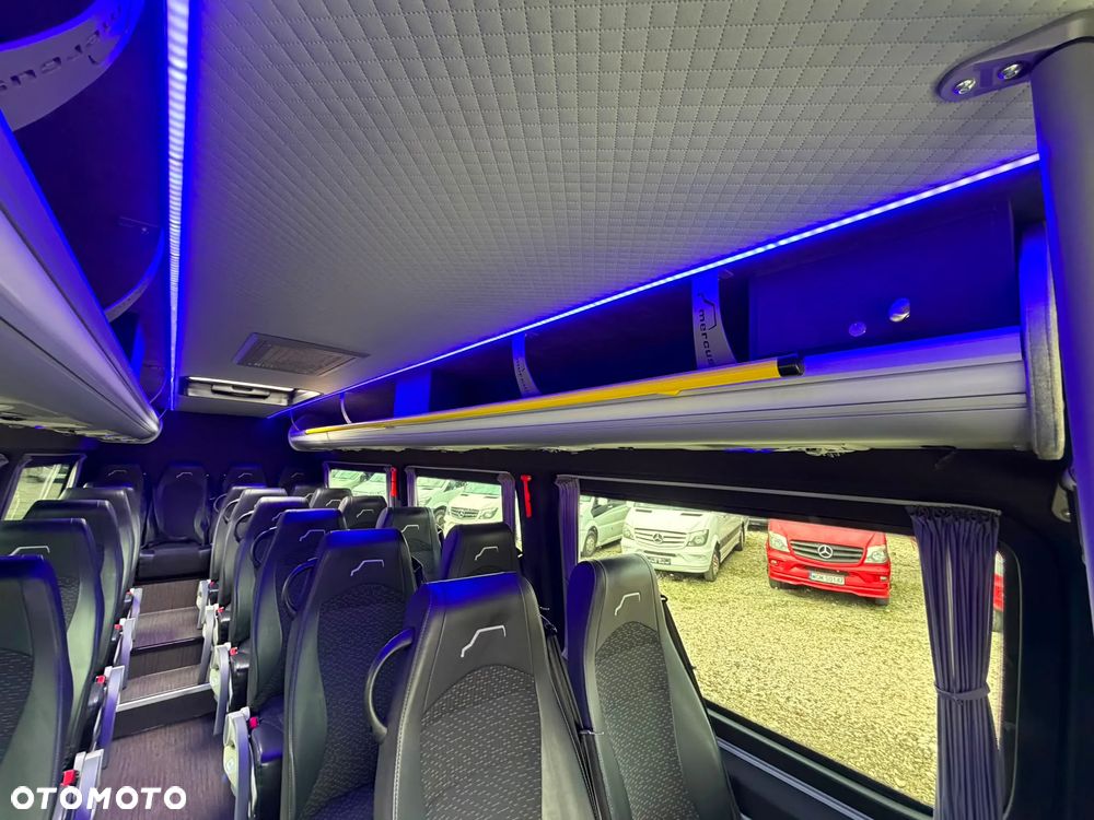 Mercedes-Benz Sprinter 517 - 25