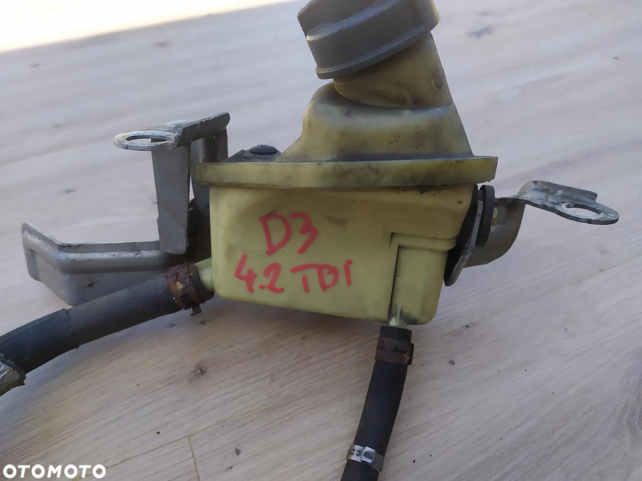AUDI A8 D3 4.2 TDI ZBIORNICZEK PŁYNU WSPOMAGANIA Z MOCOWANIEM 4E0422373P - 5