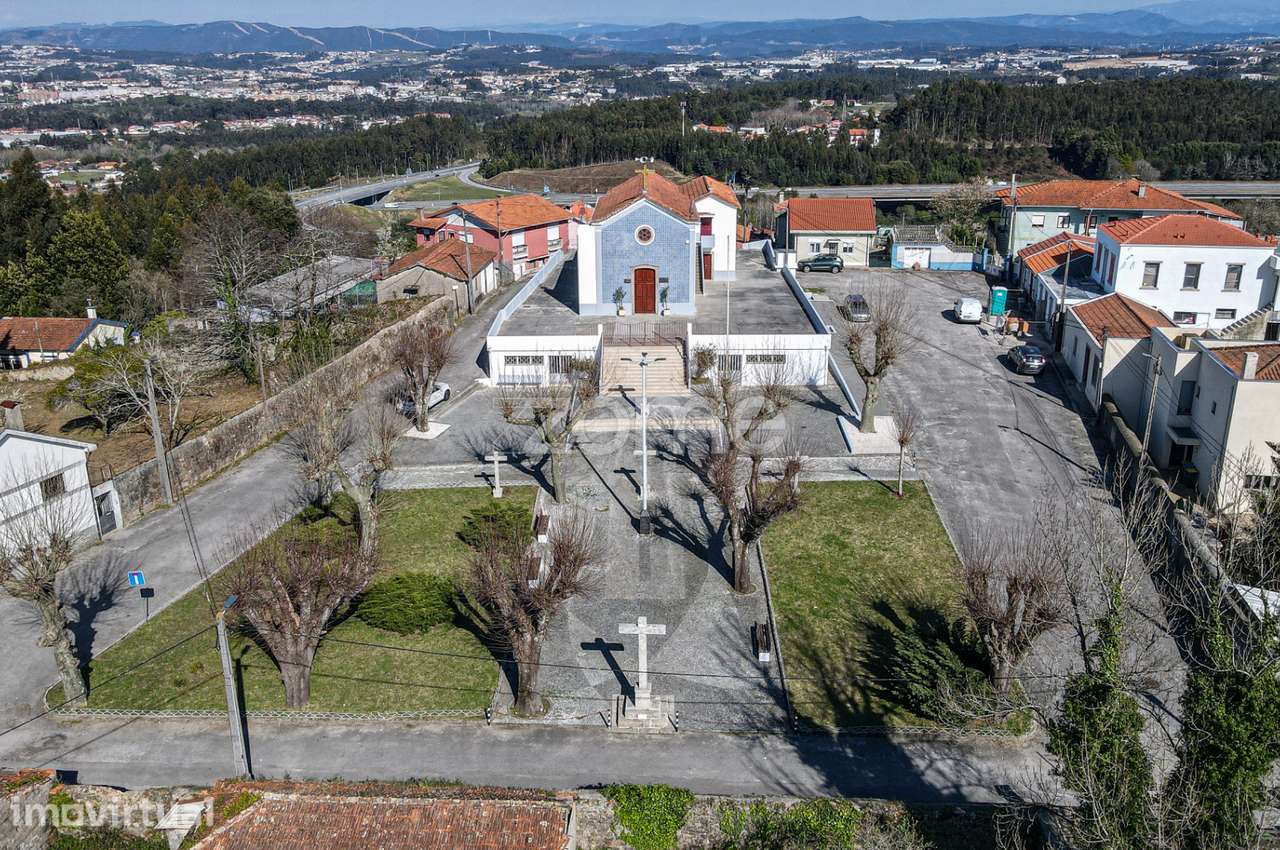 Terreno rústico, com capacidade construtiva em Pedroso - Grande imagem: 3/15
