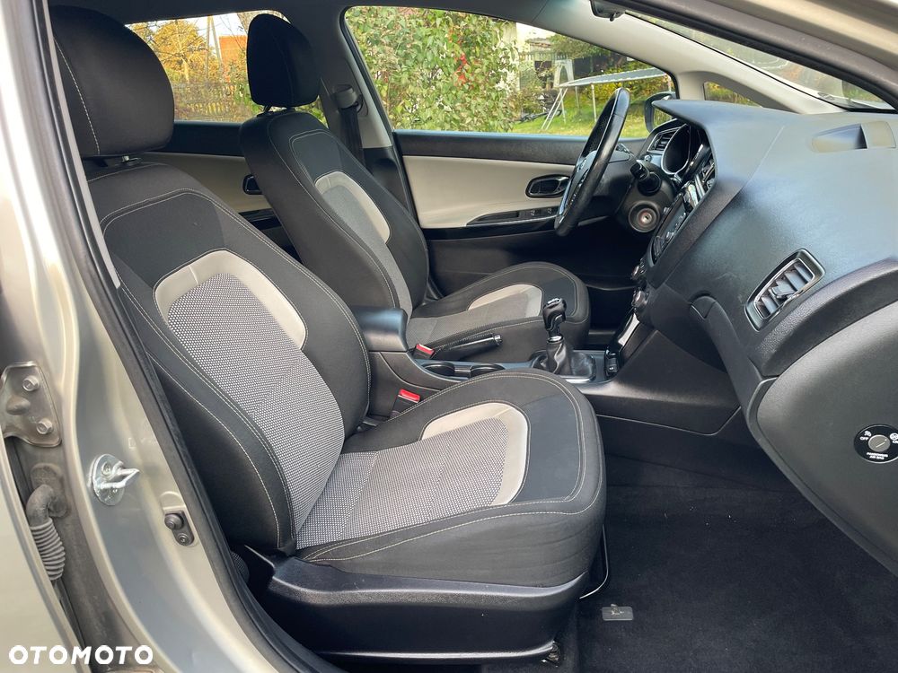 Kia Ceed - 22