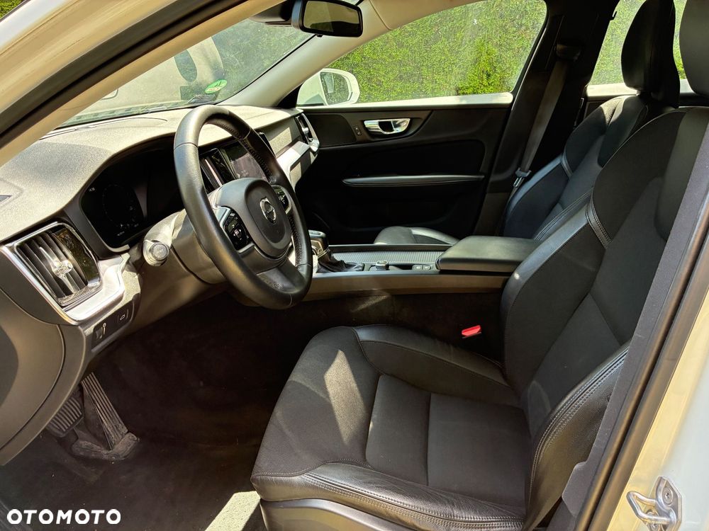 Volvo V60 Cross Country 2019 photo 4