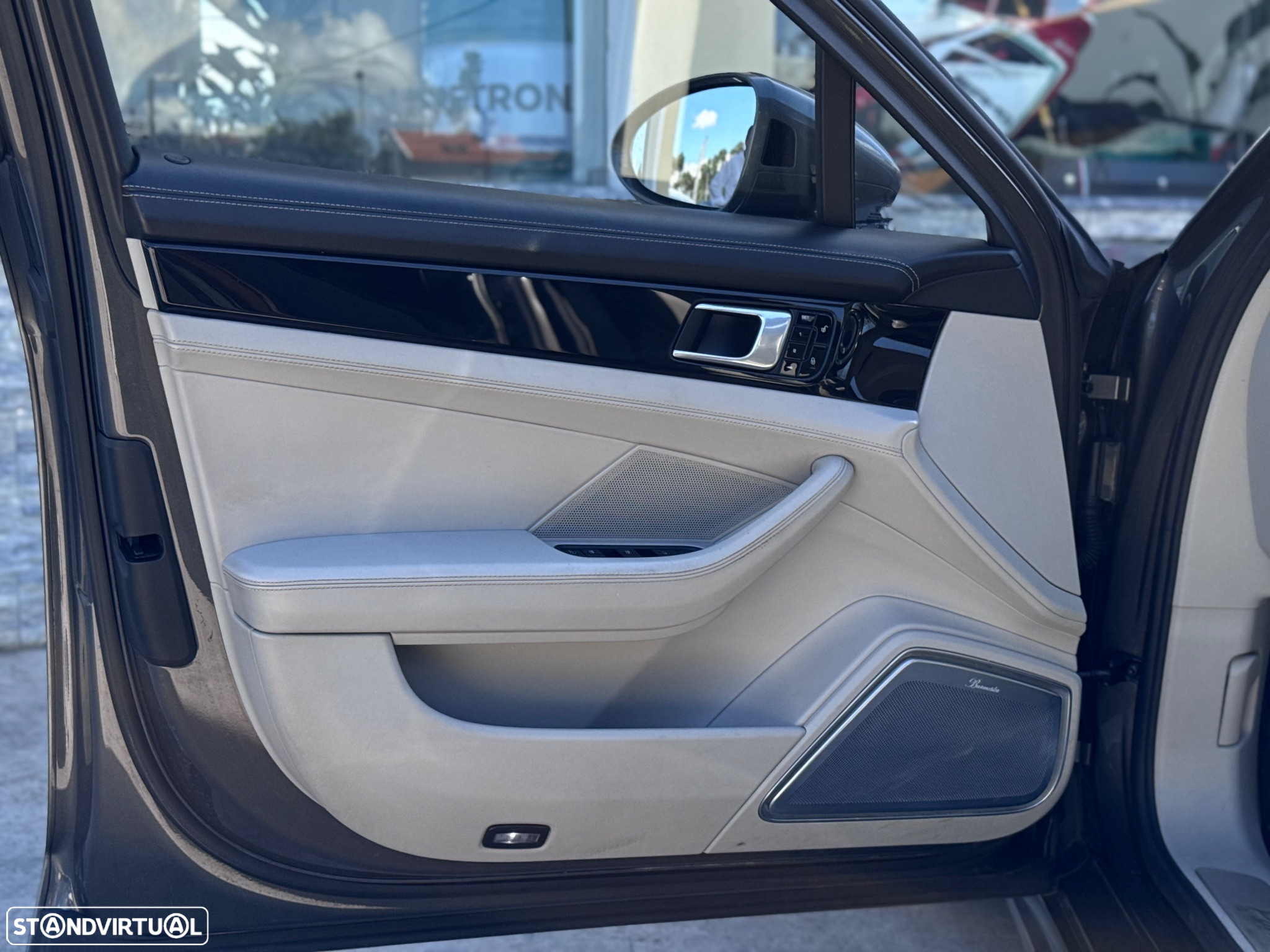 Porsche Panamera Sport Turismo 4 E-Hybrid - 16