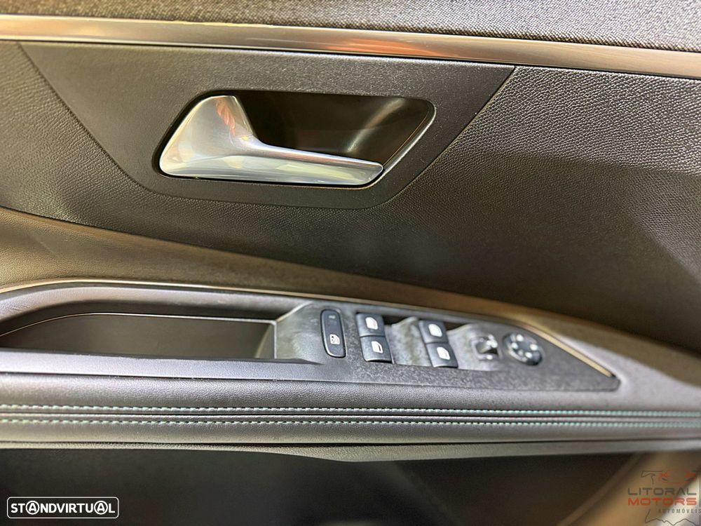 Peugeot 3008 1.5 BlueHDi Allure Pack EAT8 - 18