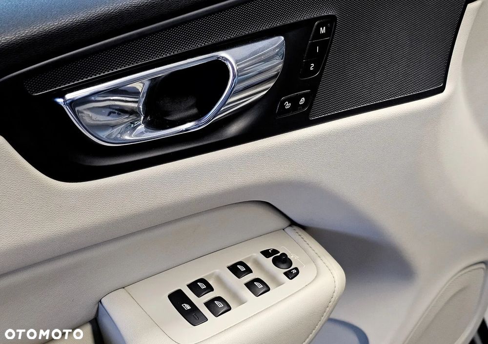 Volvo XC 60 D5 AWD Inscription - 16