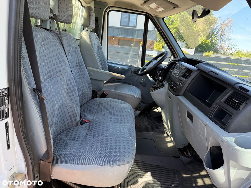 Ford Transit - 13