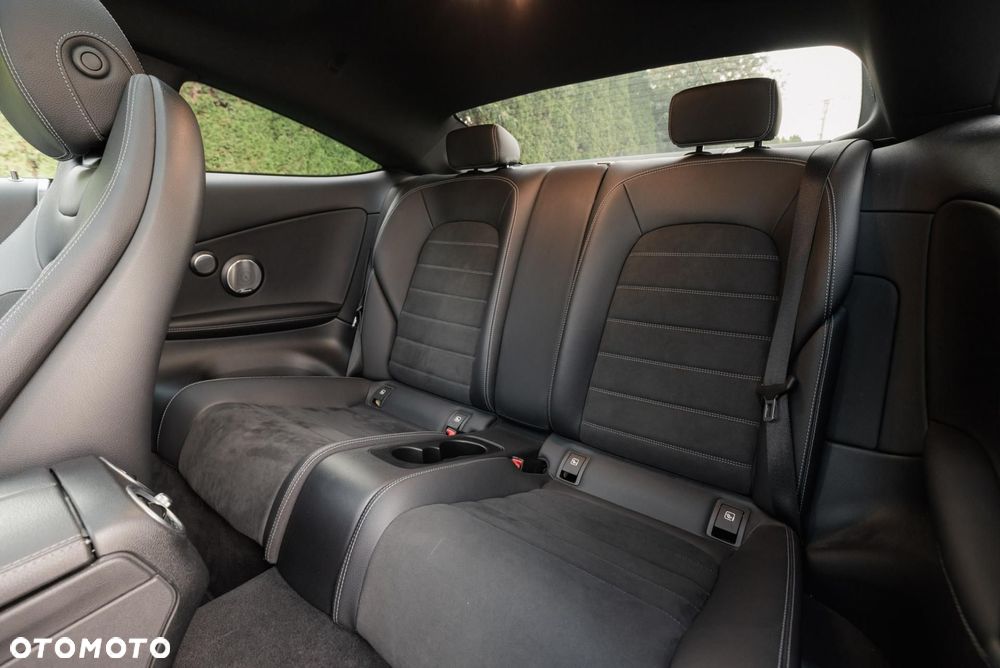 Mercedes-Benz Klasa C 300 9G-TRONIC AMG Line Plus - 15