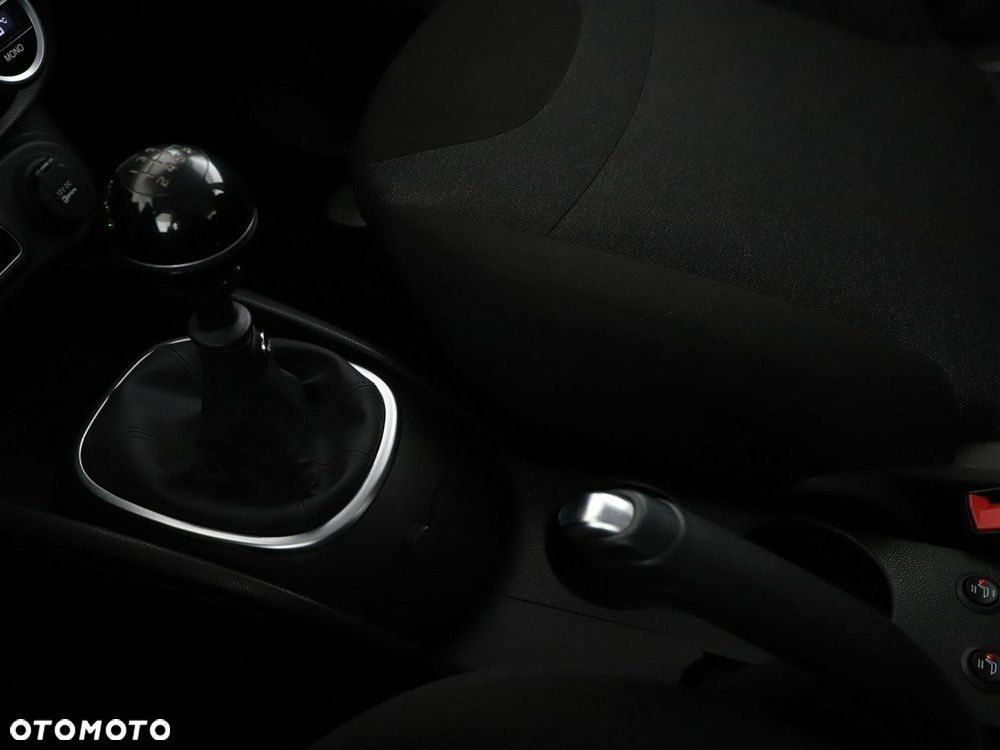 Fiat 500L 1.4 16V Urban - 28