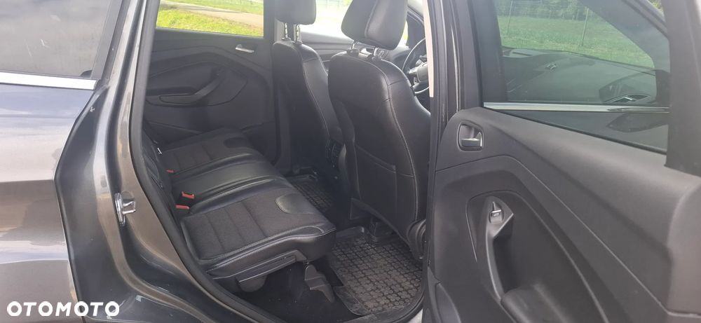 Ford Kuga 2.0 TDCi 2x4 ST-Line - 9