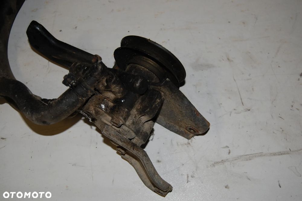 NISSAN PATROL 2,8 Y61 - Pompa wspomagania - 2