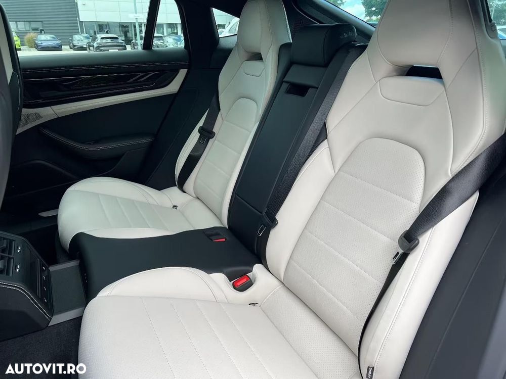 Porsche Panamera - 23