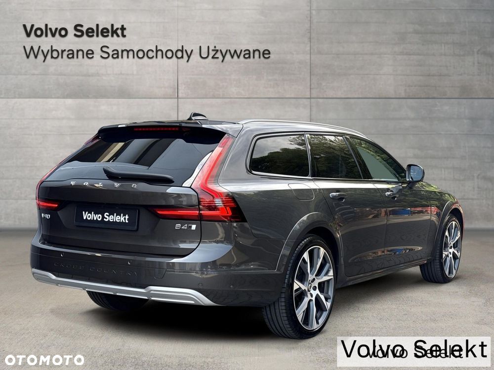 Volvo V90 Cross Country - 6